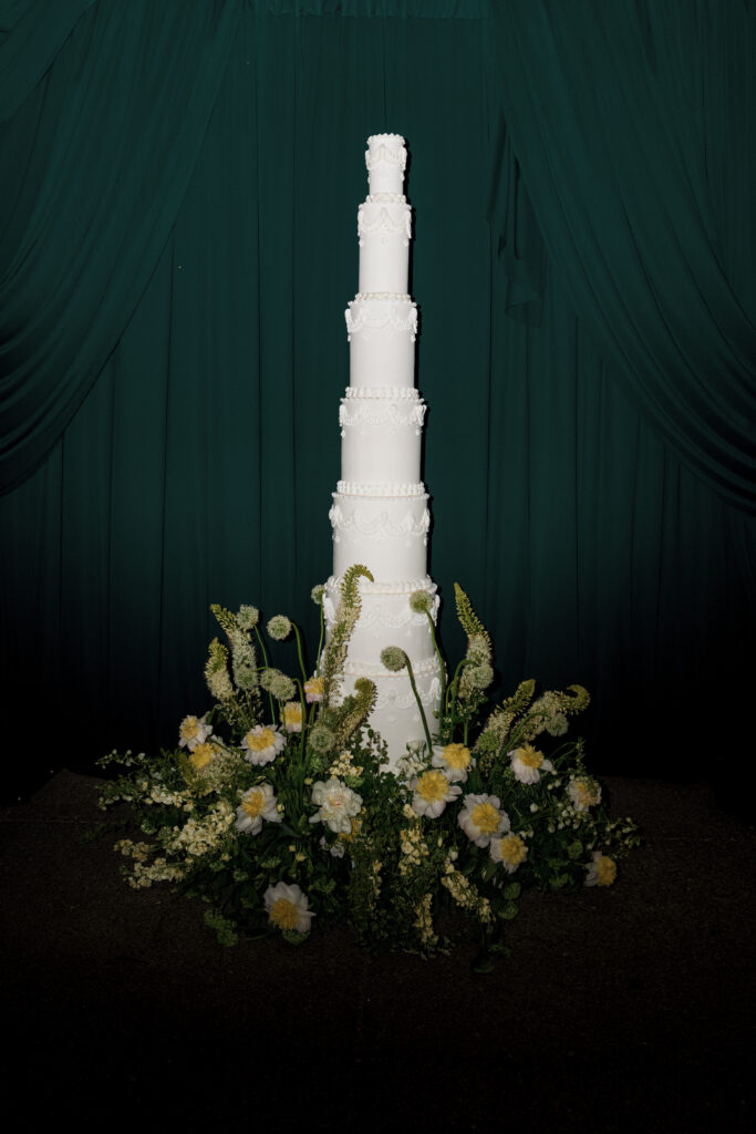 2026 wedding cake trend featured by A. Cakes Bakery in Wedding Chicks. Photo by Ashley Rae Photography.